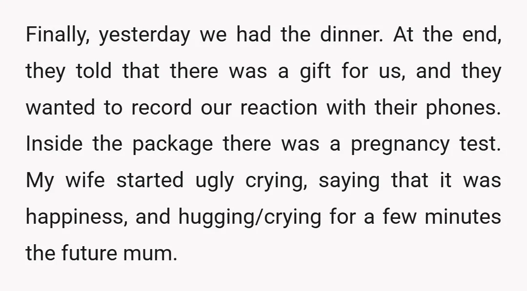Finally, yesterday we had the dinner. At the end, they told that there was a gift for us, and they wanted to record our reaction with their phones. Inside the...