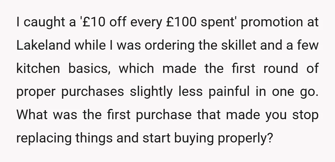 I caught a '£10 off every £100 spent' promotion at Lakeland while I was ordering the skillet and a few kitchen basics, which made the first round of proper purchases...